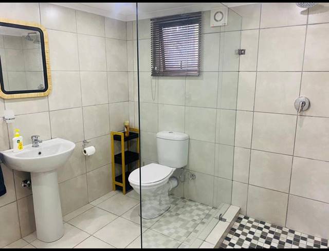 1 BEDROOM PROPERTY TO RENT IN FARRARMERE